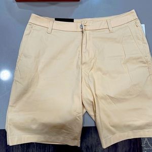 Lululemon Commission Short Classic 32” x 9”. Oxford Stretch Fabric